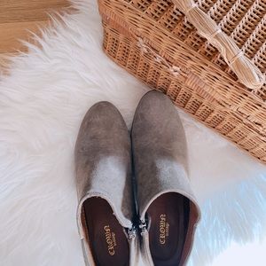Crown Vintage Shoes - LIKE NEW Crown Vintage Taupe Booties Crown Vintage Shoes - LIKE NEW Crown Vintage Taupe Booties